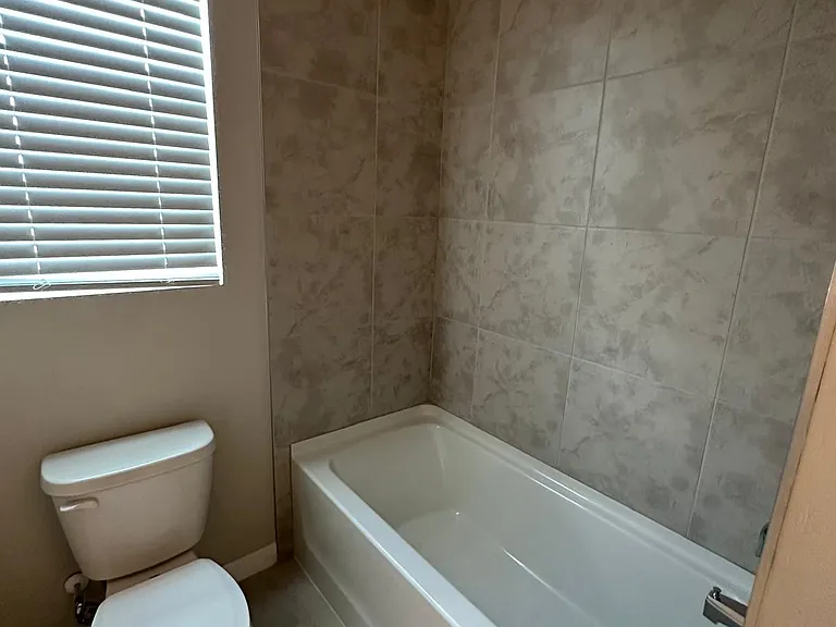 826 Friendship Cir — Photo 13