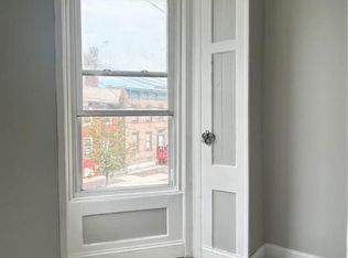 400 1st St UNIT 2, Troy, NY 12180