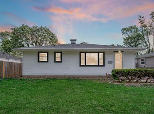 1107 Campbell Ave, Wheaton, IL 60189