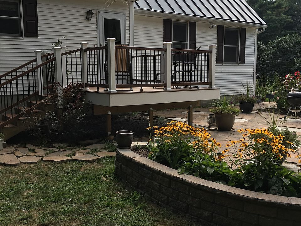 2nd image of 27 Maple St