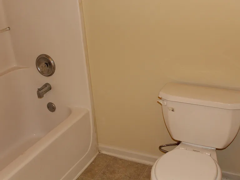 672 Georgetown Ct — Photo 22