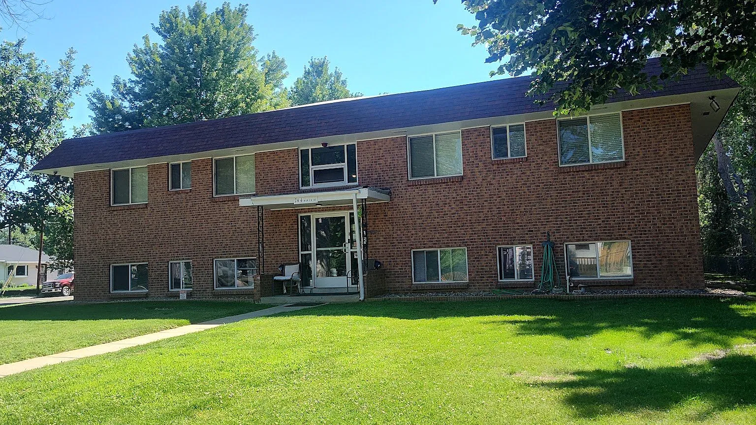 Trojan Arms Apartments — Photo 1