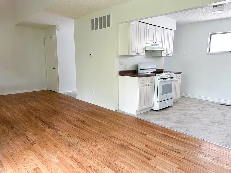 255 N Michigan St #104 — Photo 2