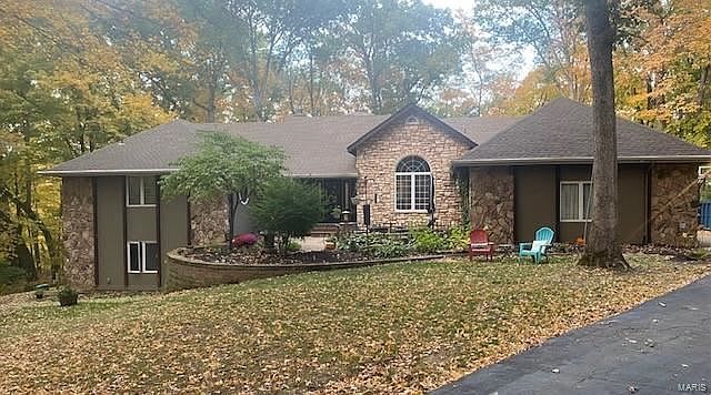 1st image of 19 Oak Bluff Dr