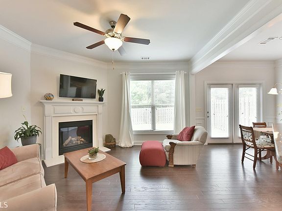3rd image of 860 Township Cir #24