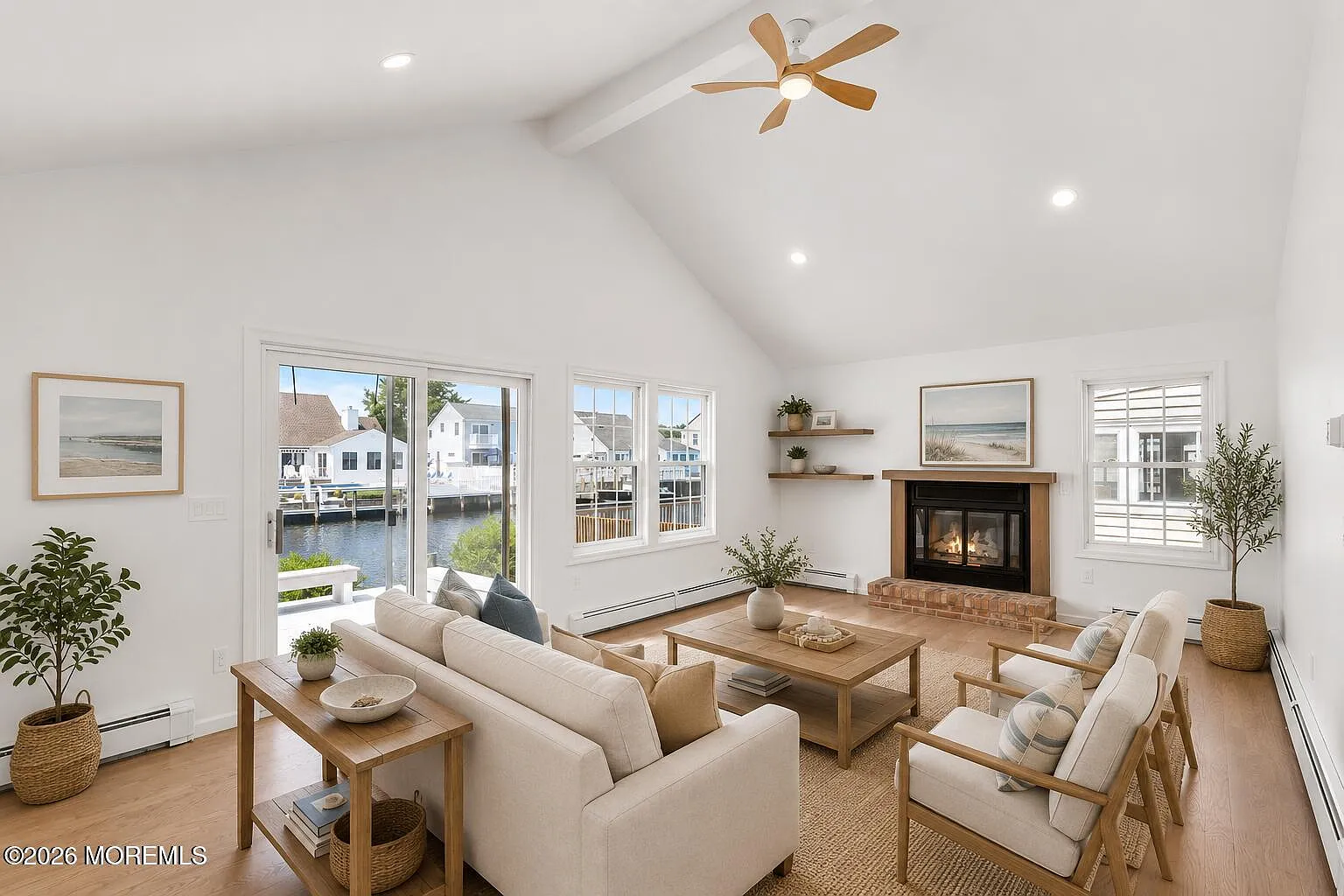 3 bed, 1.5 bath, 1285 sqft, $4,200 — Photo 3
