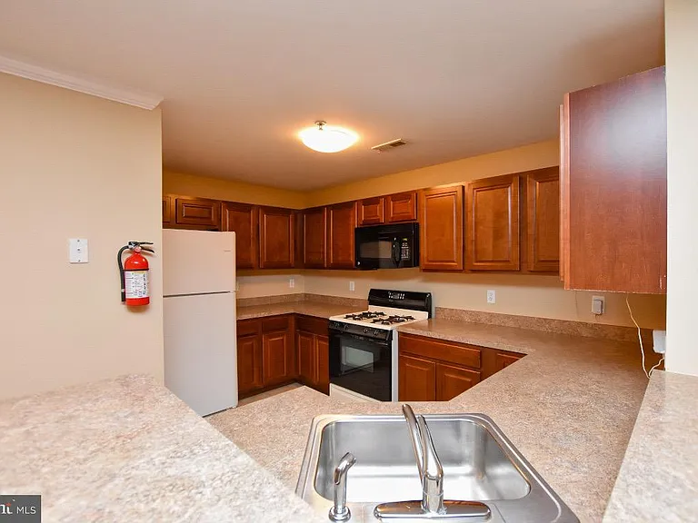 342 Nicholas Dr — Photo 8