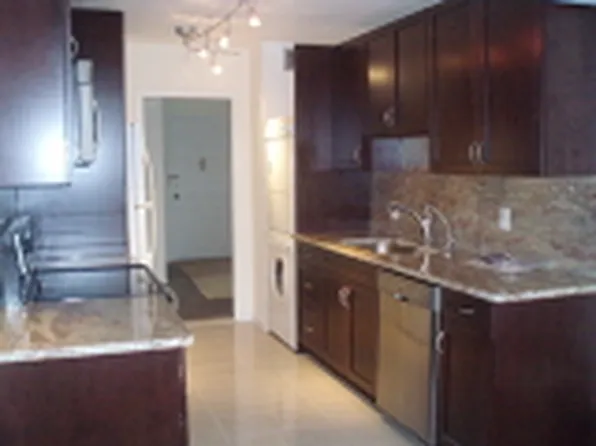 2 Claridge Dr #3LW-324, Verona, NJ 07044