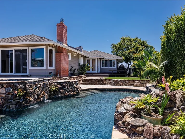 1840 Temple Hills Dr — Photo 1