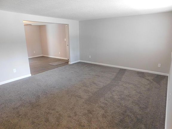 4th image of 6990 Clymer Dr