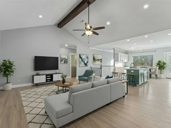 1070 Nemett Cir, Pea Ridge, AR 72751