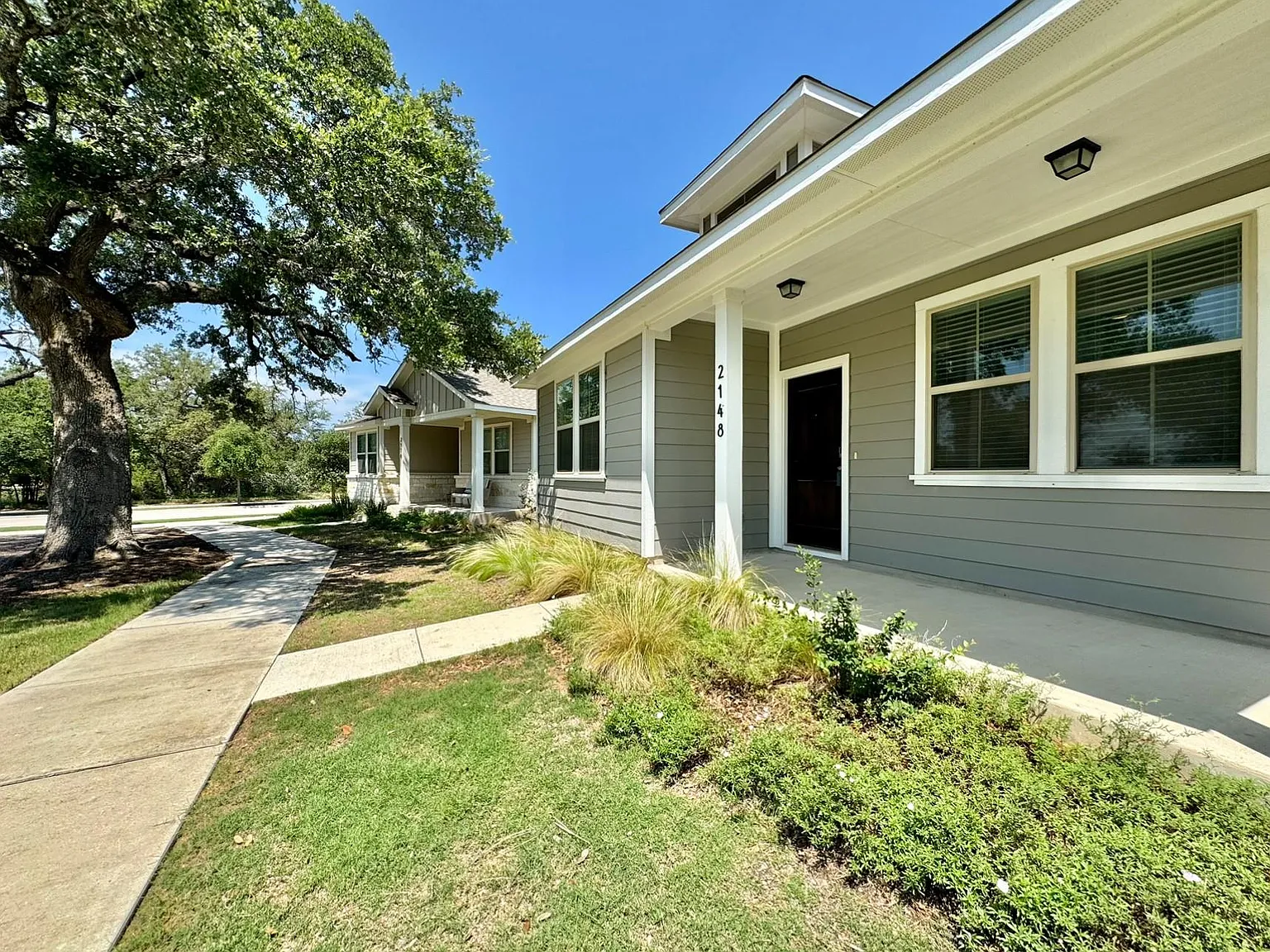 3 bed, 2.0 bath, 1703 sqft, $2,195 — Photo 2