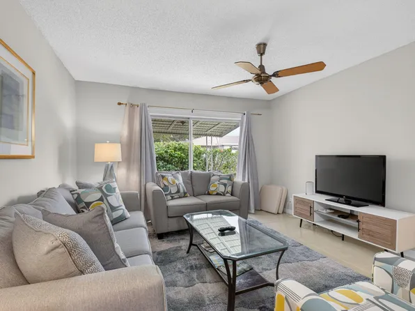 8633 Chevy Chase Drive, Boca Raton, FL 33433