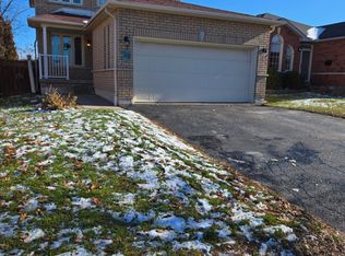 29 Nicholson Dr, Barrie, ON L4N 8L7