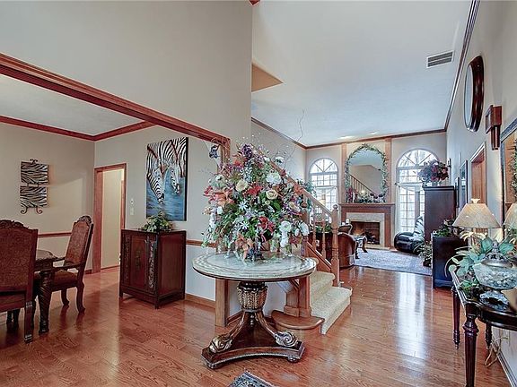 2nd image of 2845 Silverwood Ln