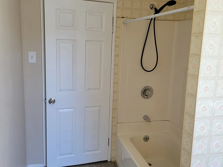 569 S Main St #2 — Photo 9