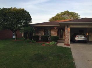 39548 Pinebrook Dr, Sterling Heights, MI 48310