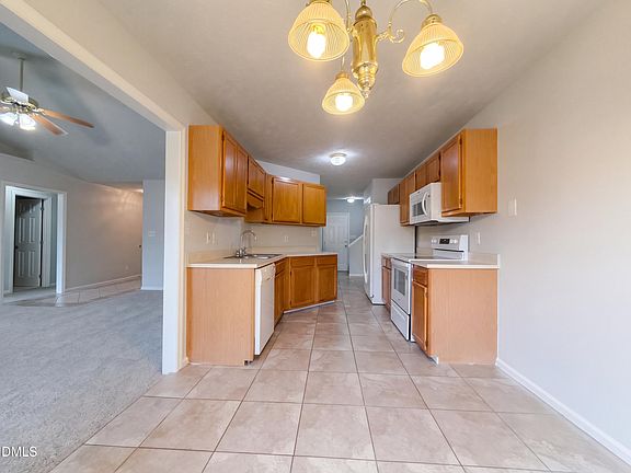 4th image of 5239 Heather St