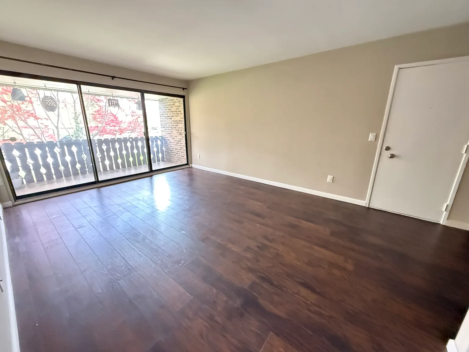 1 bed, 732 sqft, $1,550 — Photo 2