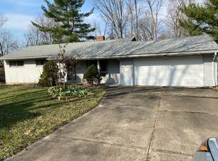 8454 Melody Ln, Macedonia, OH