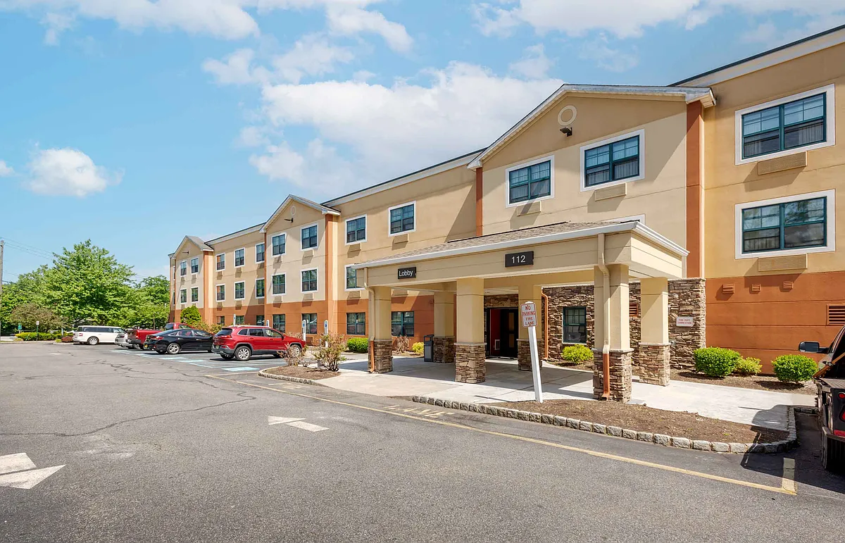 Exterior - Ramsey - Upper Saddle River