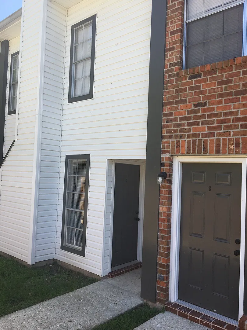 2147 Sherwood Meadow Dr. — Photo 1
