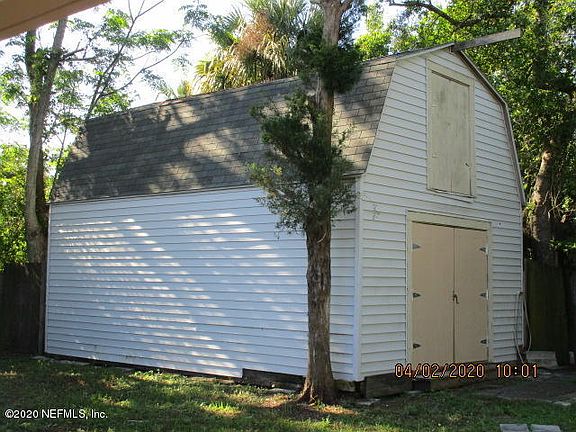 5th image of 115 Saratoga Cir S