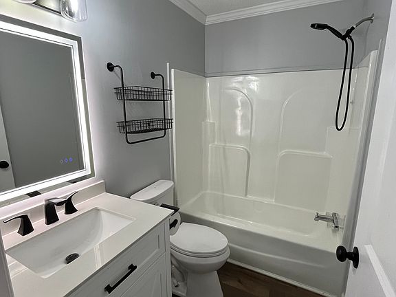 4th image of 3144 Lora Dr
