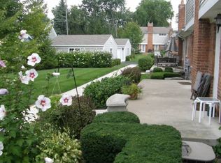 449 E 14 Mile Rd, Birmingham, MI 48009