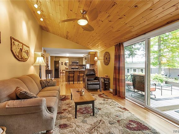 5th image of 20 Crescent Dr
