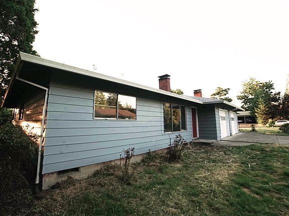2nd image of 1154 NE Turner Dr