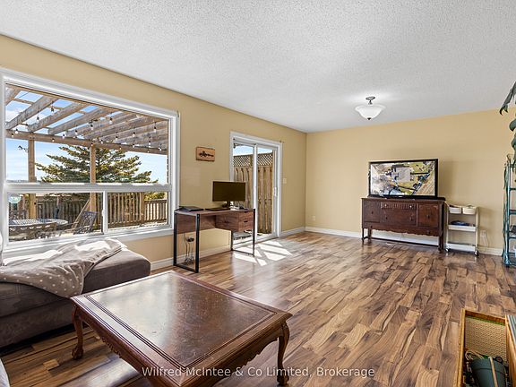 3rd image of 59 Dales Dr