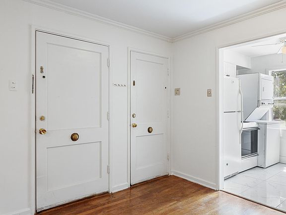 5th image of 2997 Walnut Grove Rd #3