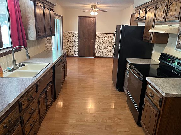 5th image of 573 E Primrose Lane