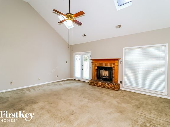 4th image of 8861 Fairway Gardens Dr