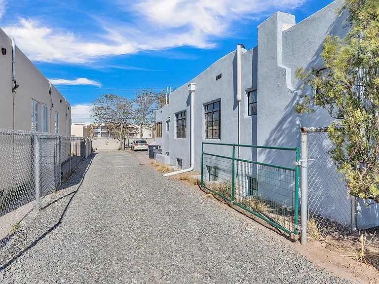 205 Harvard Dr SE #A — Photo 10