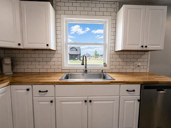 4th image of 424 N Court Ave