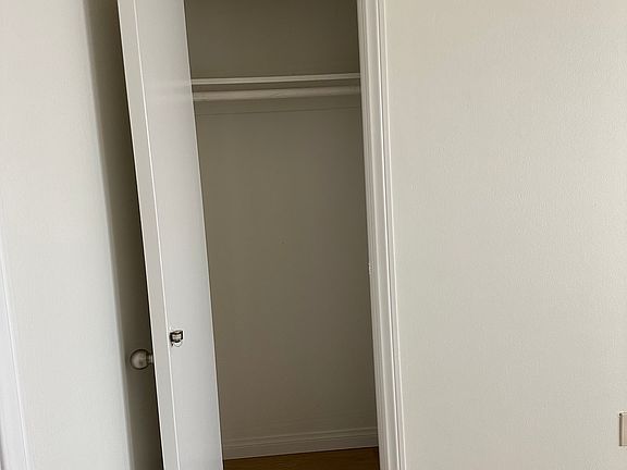 3rd image of 1325 Wellesley Ave APT 102