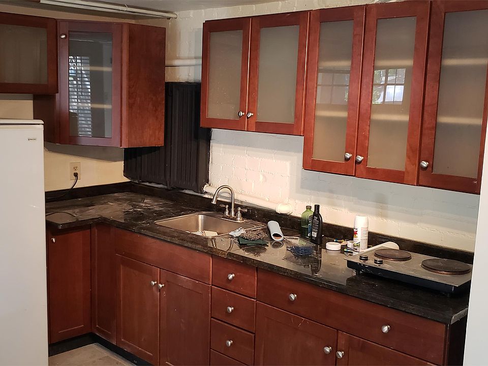 1st image of 1005 11th St APT 5