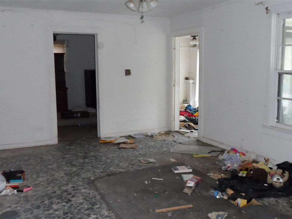 2nd image of 202 4th Ave E