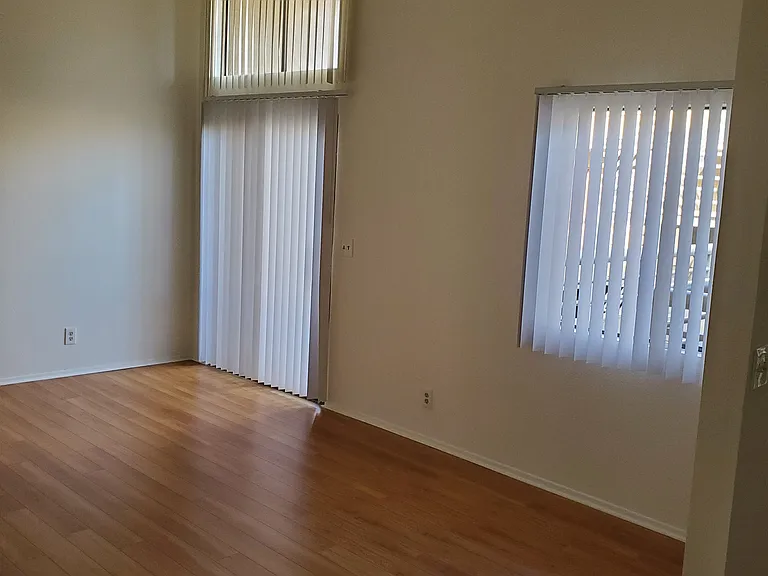 731 S Detroit St #304 — Photo 7