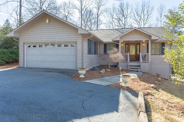 1st image of 110 Apple Blossom Dr
