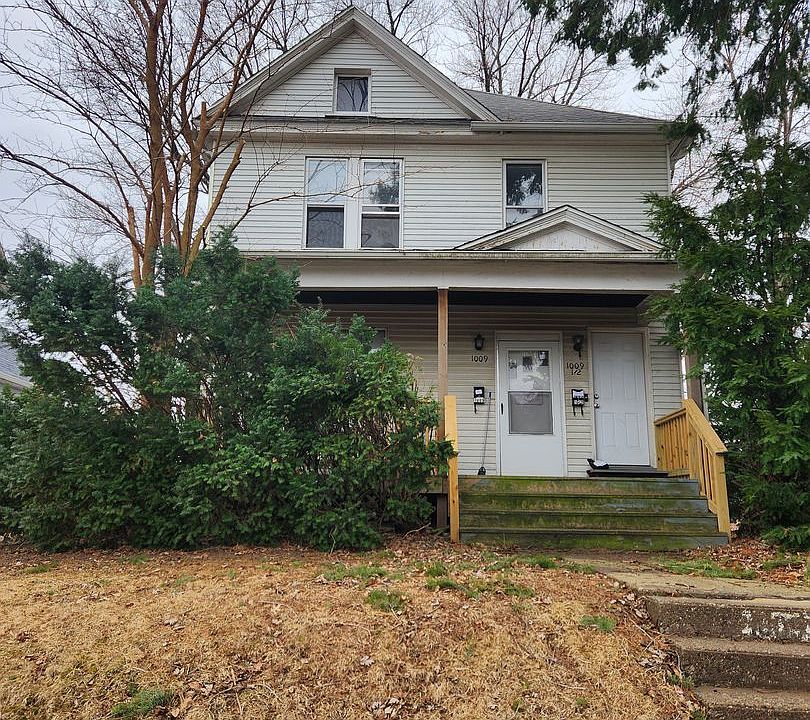 1st image of 1009 W 15th St #Cbeb00180