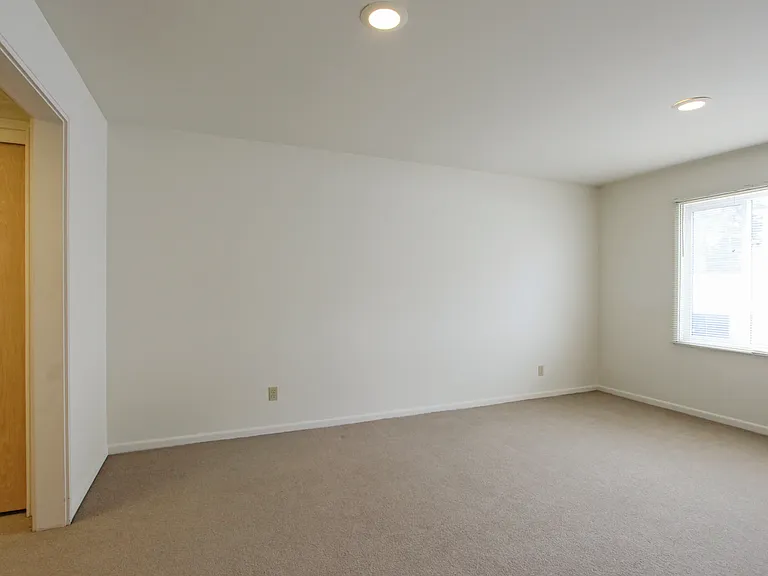 Heritage Apartments — Photo 21