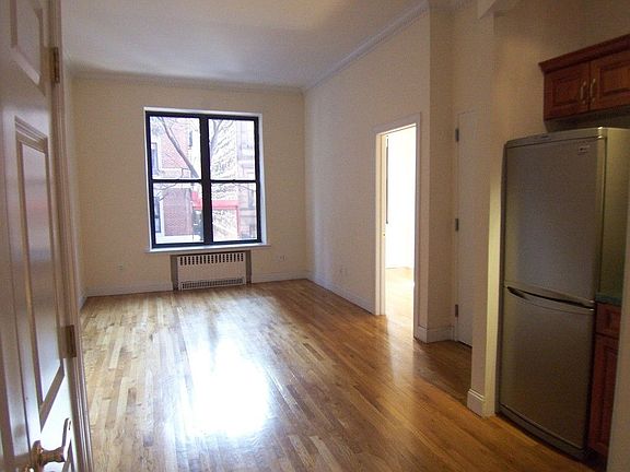 2nd image of 307 W 87th St #2A