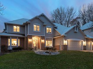 646 Evans Ct, Shoreview, MN 55126