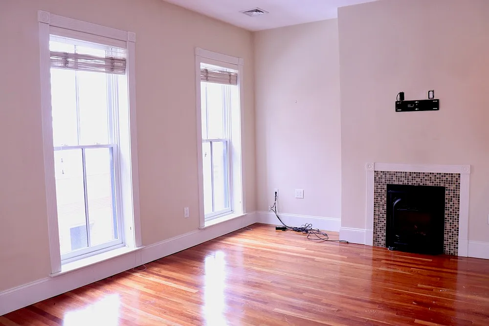 1 bed, 700 sqft, $4,200 — Photo 2