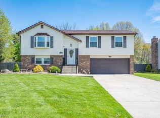4824 Darbyshire Ct, Canfield, OH 44406