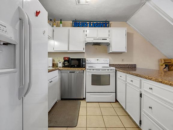 5th image of 426 Indian Village Trl