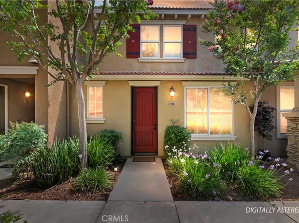 30505 Canyon Hills Dr, Lake Elsinore, CA 92532